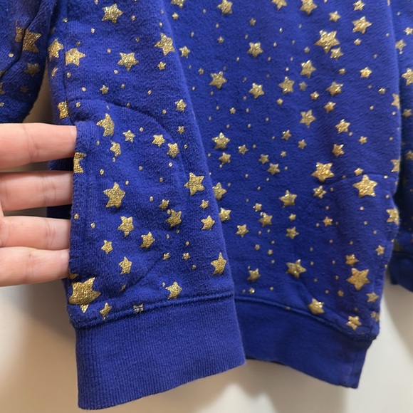 Oshkosh purple with gold stars ✨ sweatshirt, has pockets, size 4 - Picture 2 of 5